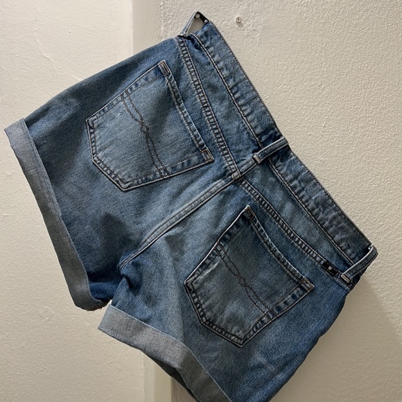 The roll-up shorts Jeans short - Picture 3 of 3